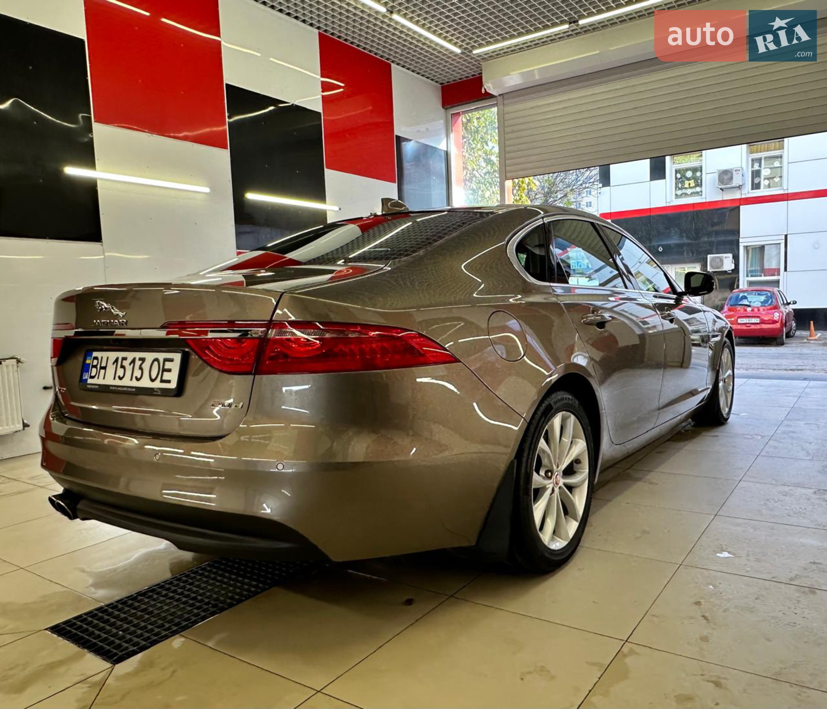 2016 Jaguar XF - мініатюра 12