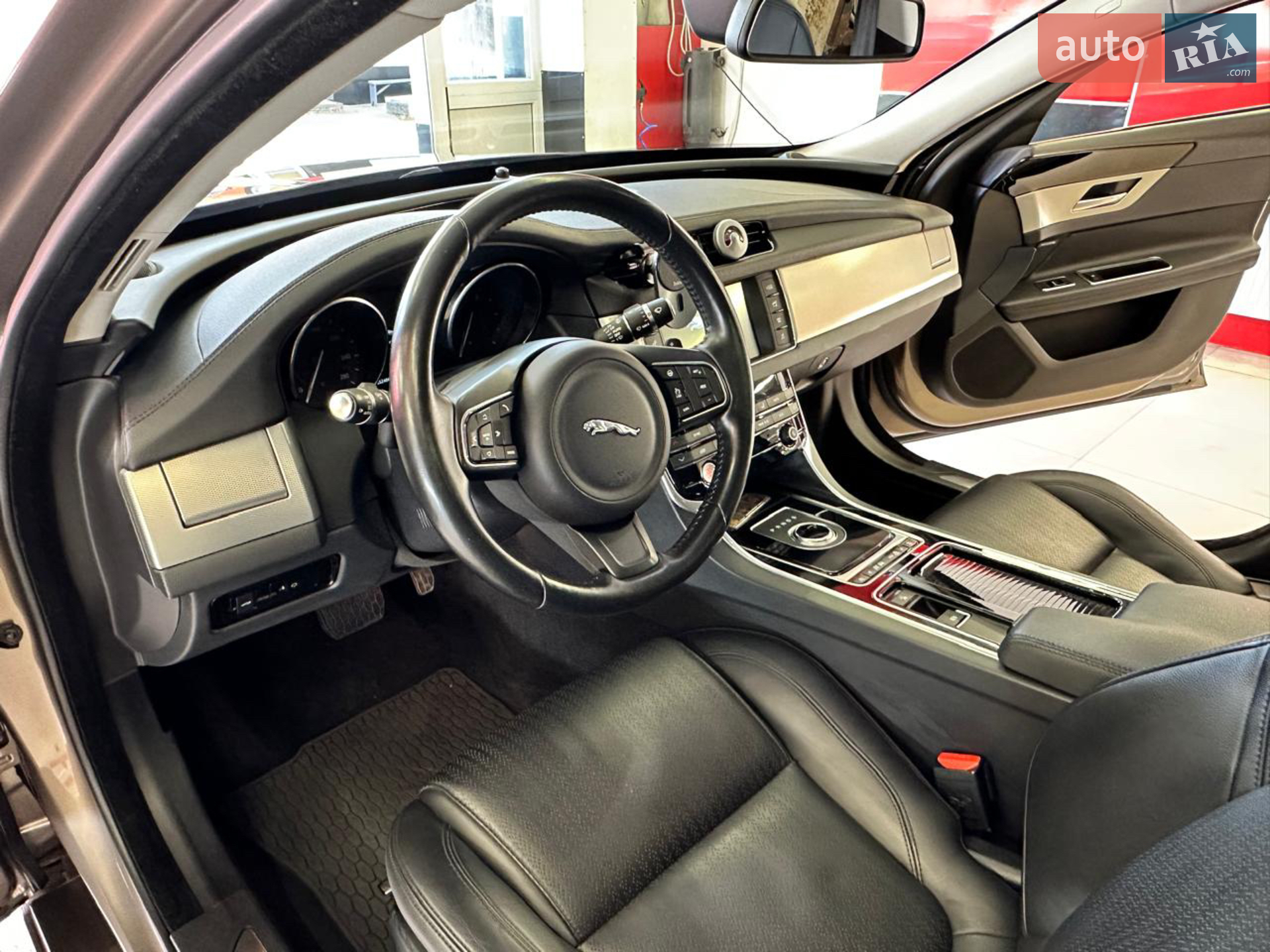 2016 Jaguar XF - мініатюра 23