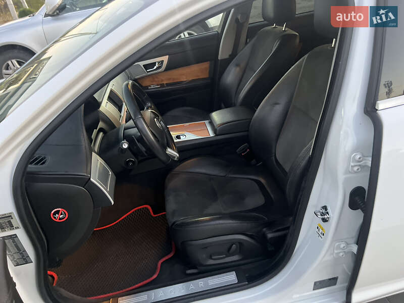 Седан Jaguar XF 2012 в Ужгороде фото 6 Седан Jaguar XF 2012 в Ужгороде