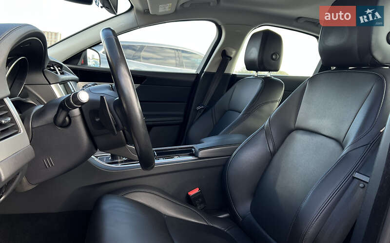 Седан Jaguar XF 2017 в Львове фото 16 Седан Jaguar XF 2017 в Львове