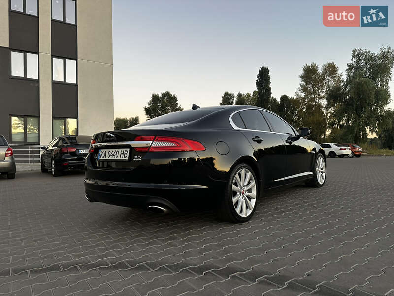 Седан Jaguar XF 2014 в Києві