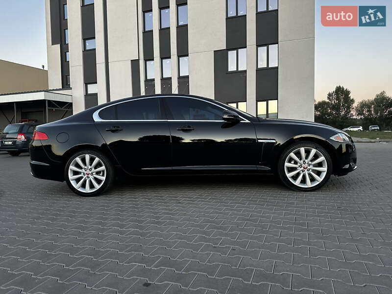 Седан Jaguar XF 2014 в Києві