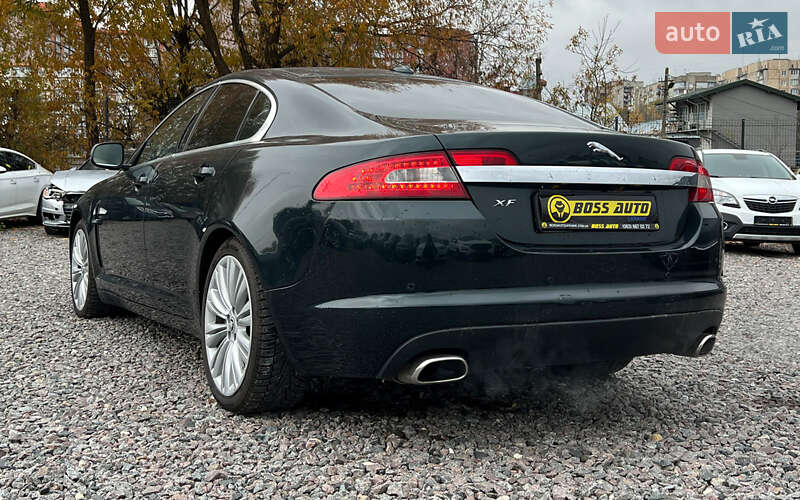 Седан Jaguar XF 2010 в Львове