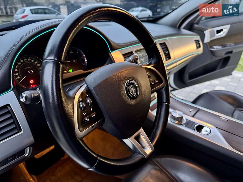 Седан Jaguar XF 2014 в Одессе фото 41 Седан Jaguar XF 2014 в Одессе