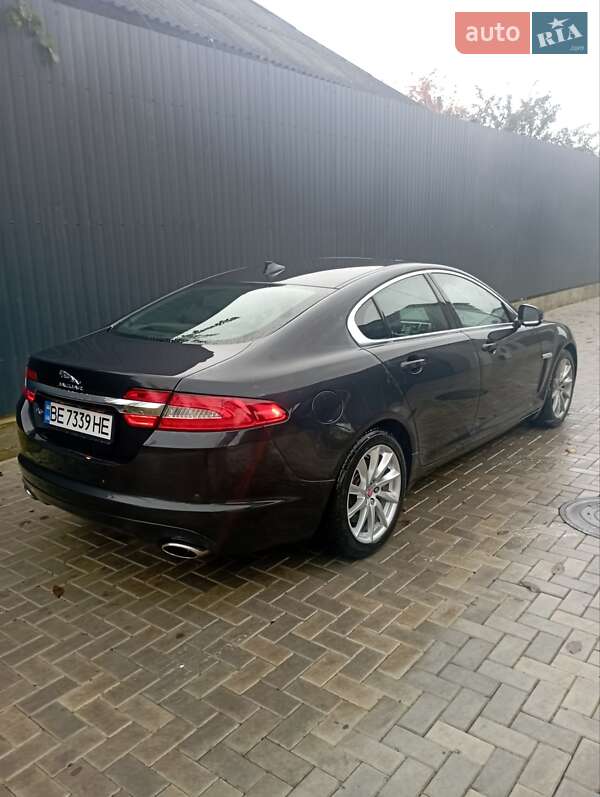Седан Jaguar XF 2013 в Первомайську