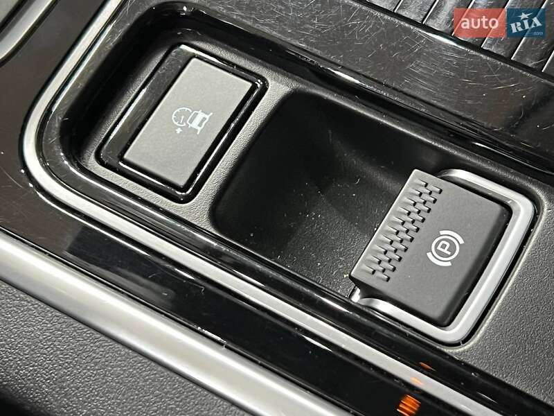 Седан Jaguar XF 2016 в Одесі