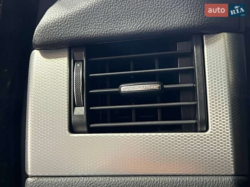 Седан Jaguar XF 2016 в Одесі