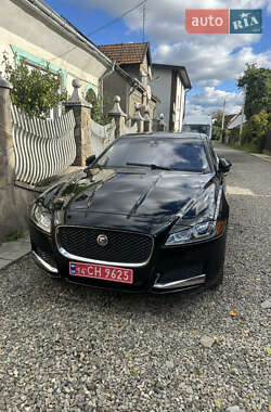 Седан Jaguar XF 2016 в Львове