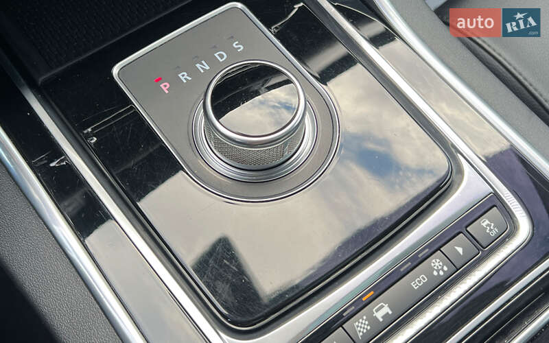 Седан Jaguar XF 2015 в Львове