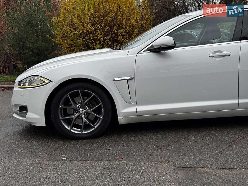 Седан Jaguar XF 2013 в Киеве фото 20 Седан Jaguar XF 2013 в Киеве
