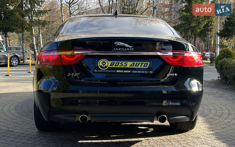 Седан Jaguar XF 2019 в Львове