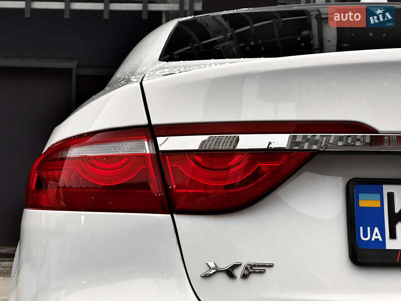 Седан Jaguar XF 2015 в Киеве фото 14 Седан Jaguar XF 2015 в Киеве