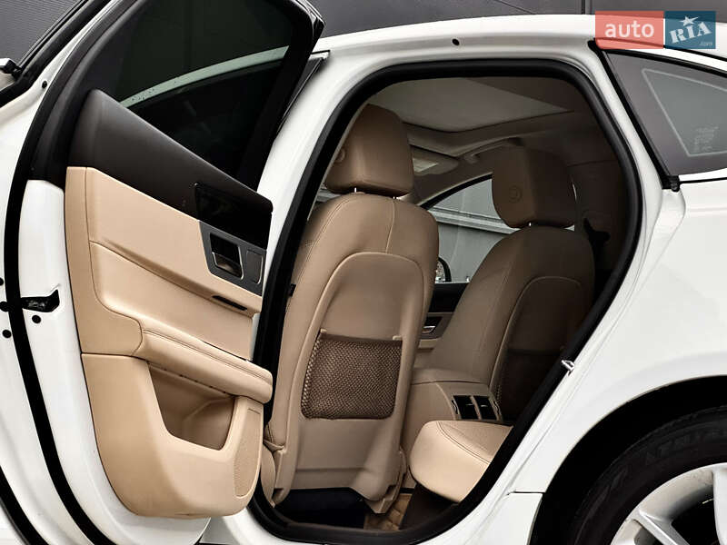Седан Jaguar XF 2015 в Киеве фото 26 Седан Jaguar XF 2015 в Киеве