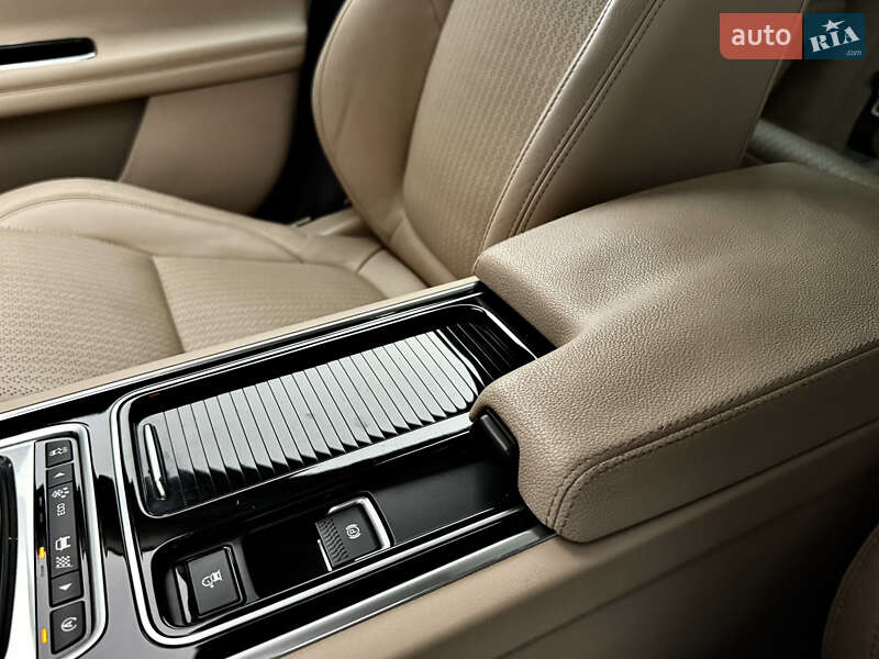 Седан Jaguar XF 2015 в Киеве фото 48 Седан Jaguar XF 2015 в Киеве