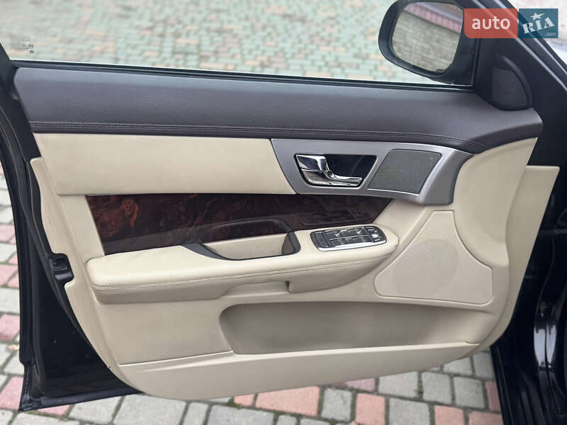 Седан Jaguar XF 2008 в Одессе