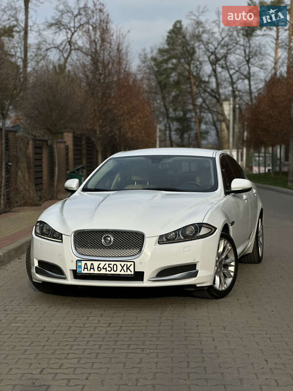 Седан Jaguar XF 2012 в Киеве