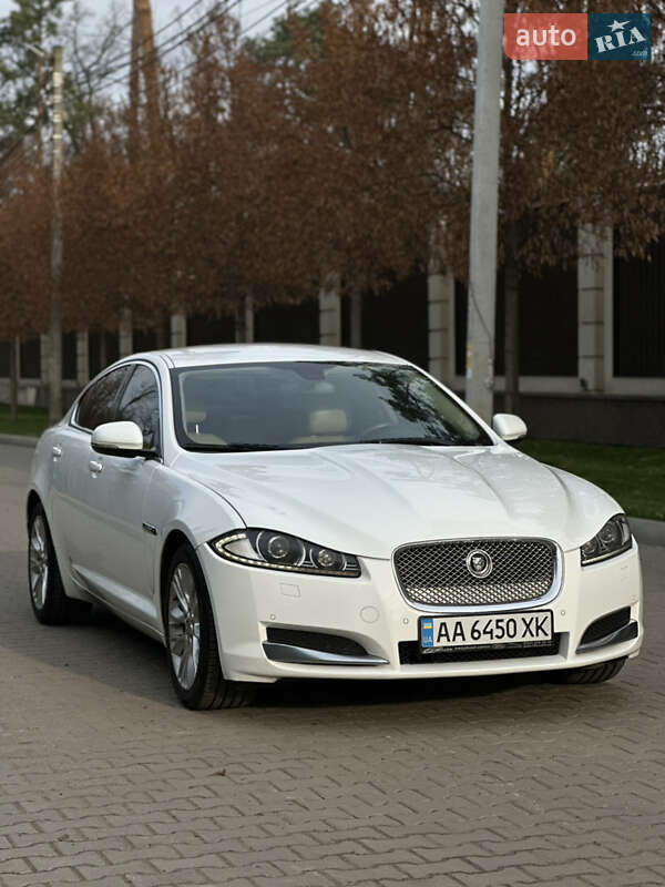 Седан Jaguar XF 2012 в Киеве