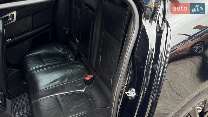 Седан Jaguar XF 2012 в Кропивницком