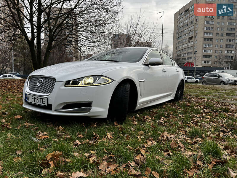Седан Jaguar XF 2012 в Киеве