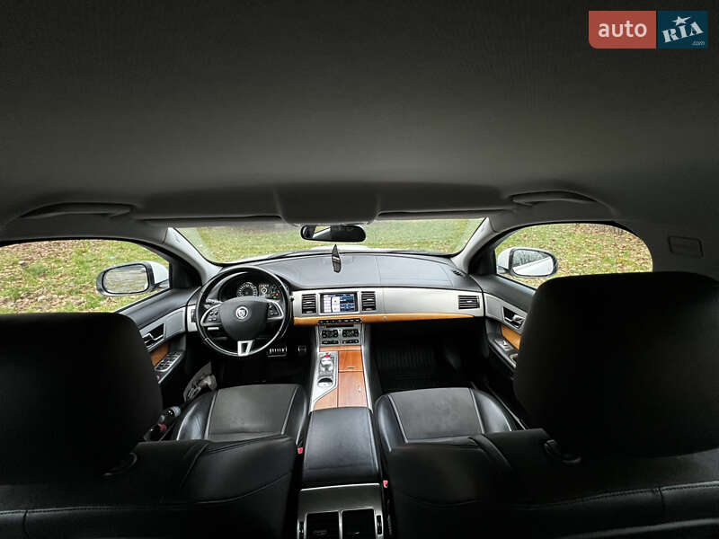 Седан Jaguar XF 2012 в Киеве