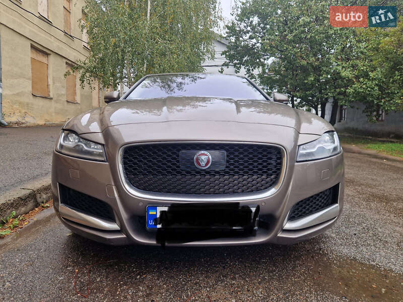 Седан Jaguar XF 2016 в Харкові