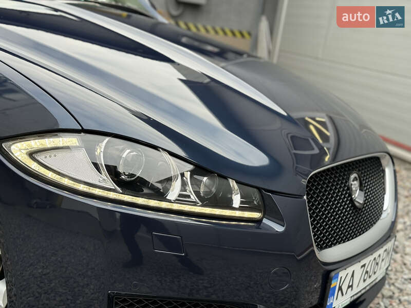 Седан Jaguar XF 2013 в Києві