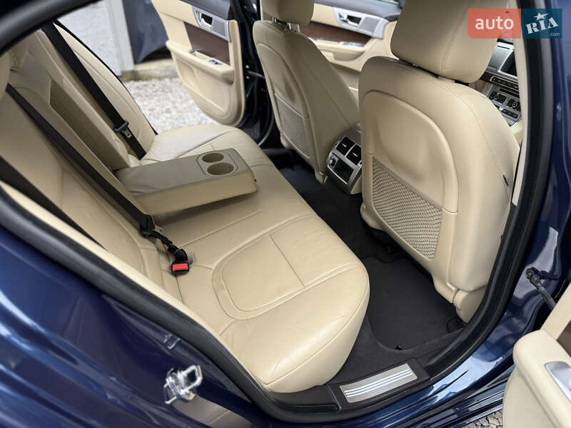 Седан Jaguar XF 2013 в Києві
