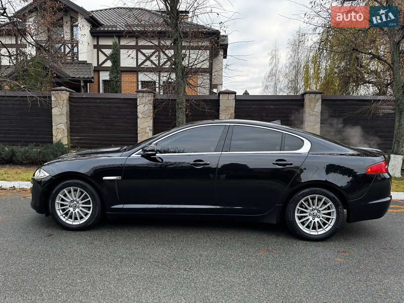Седан Jaguar XF 2013 в Киеве