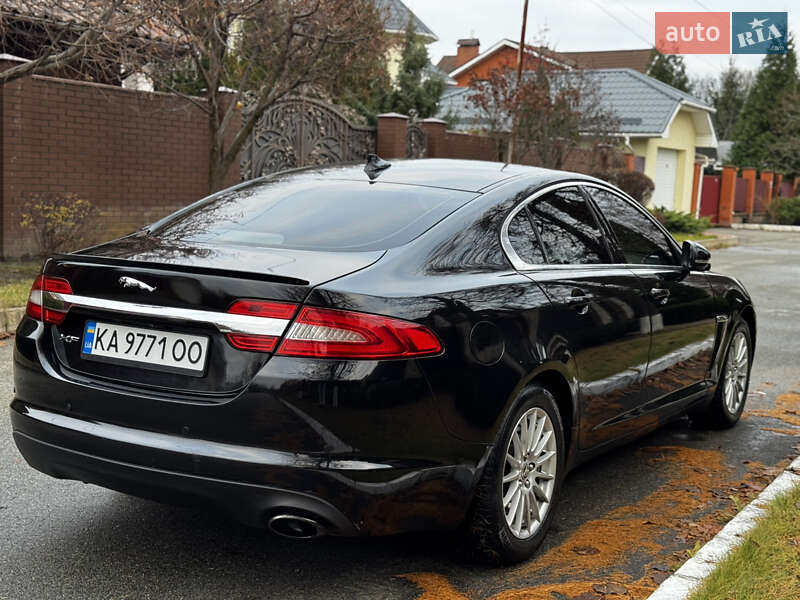 Седан Jaguar XF 2013 в Киеве