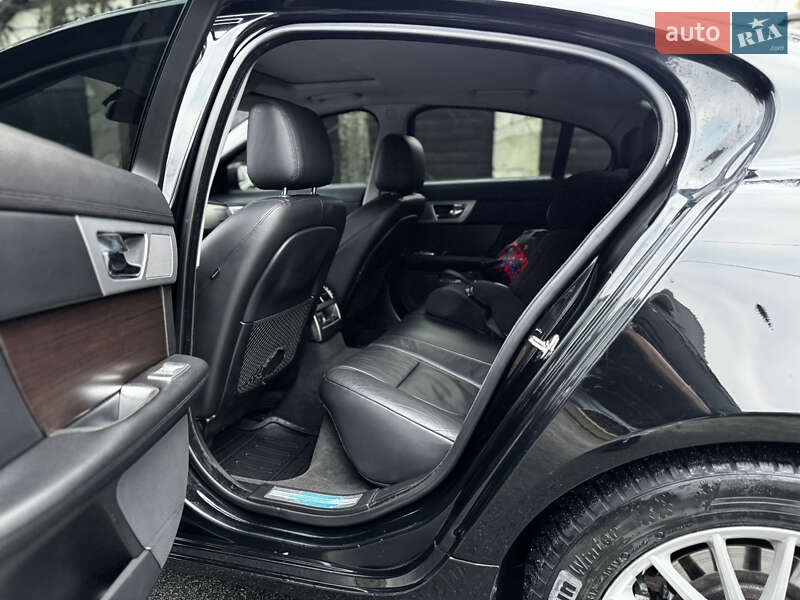 Седан Jaguar XF 2013 в Киеве