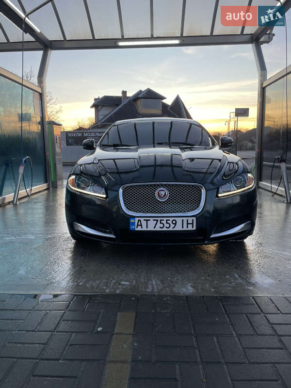 Седан Jaguar XF 2014 в Ивано-Франковске