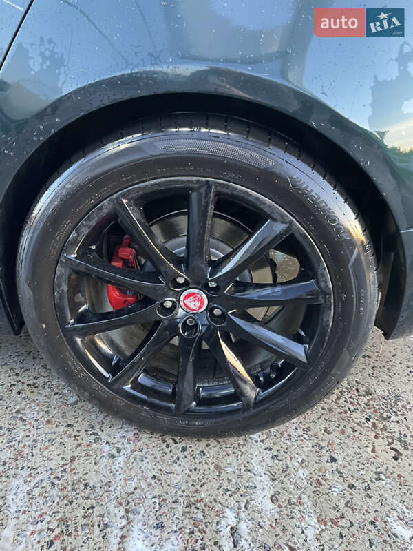 Седан Jaguar XF 2014 в Ивано-Франковске