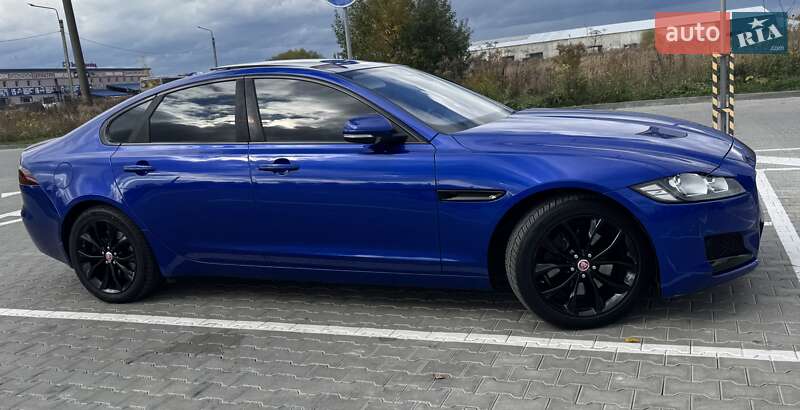 Седан Jaguar XF 2016 в Ивано-Франковске