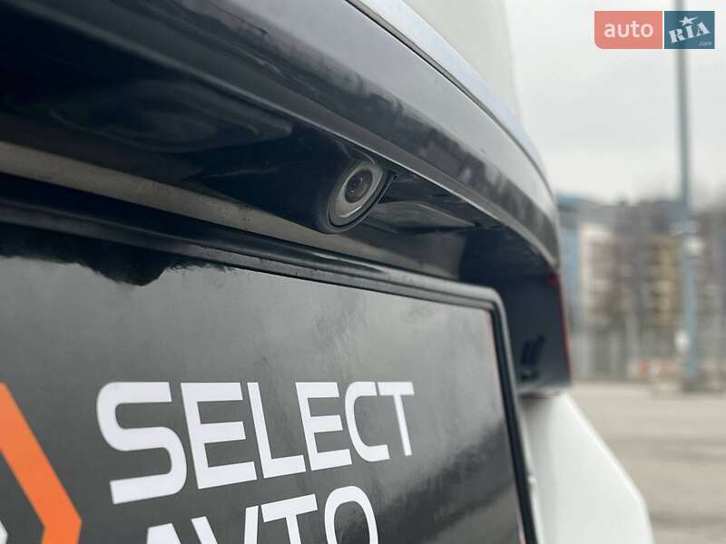 Седан Jaguar XF 2014 в Львове