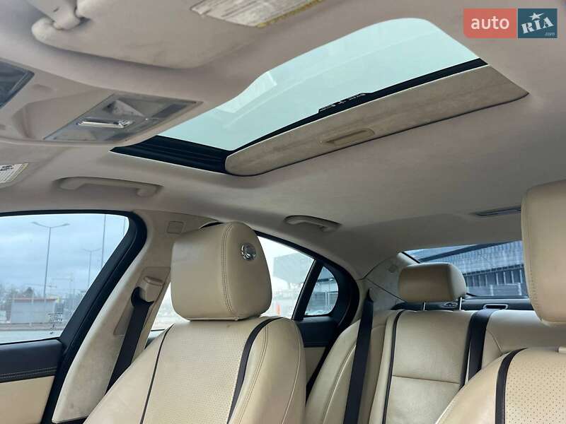 Седан Jaguar XF 2014 в Львове