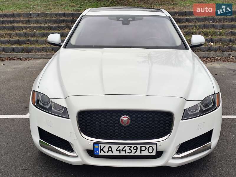 Седан Jaguar XF 2017 в Києві
