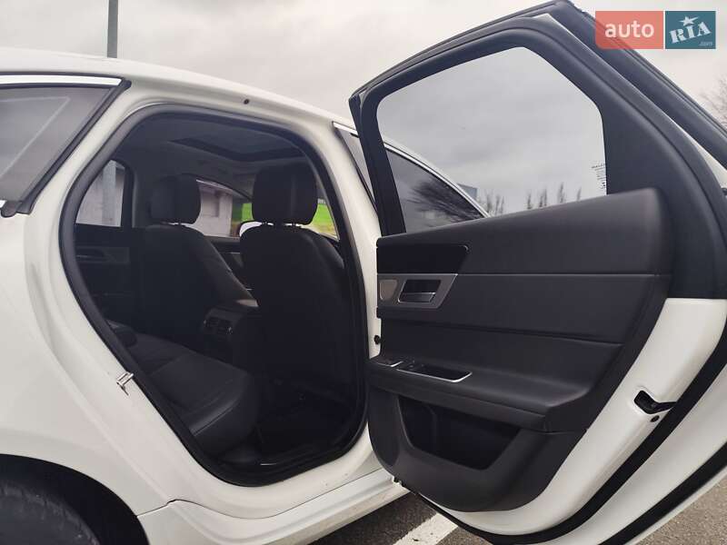 Седан Jaguar XF 2017 в Києві