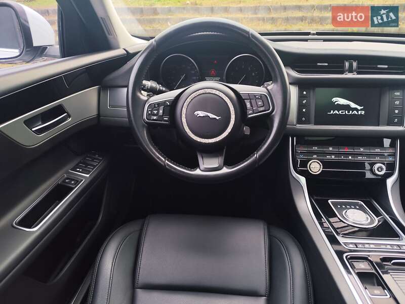 Седан Jaguar XF 2017 в Києві