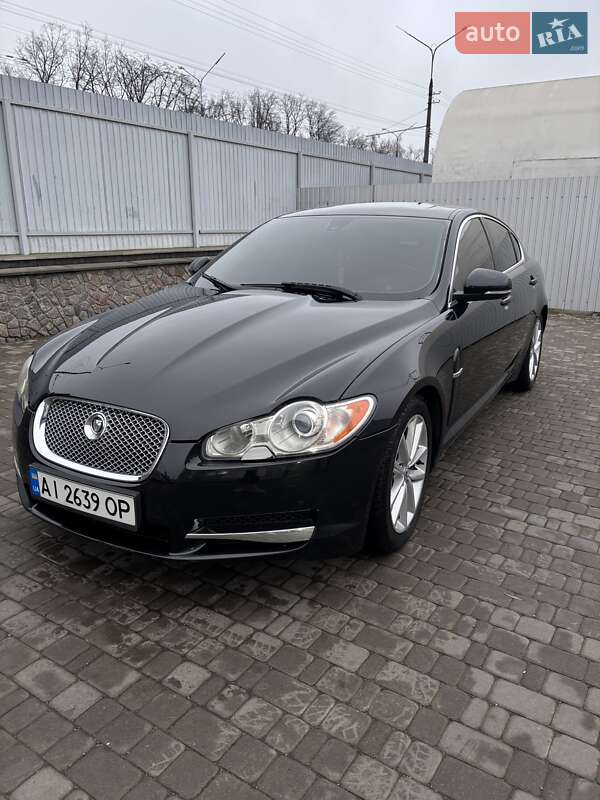 Седан Jaguar XF 2010 в Білій Церкві