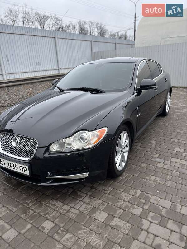 Седан Jaguar XF 2010 в Білій Церкві