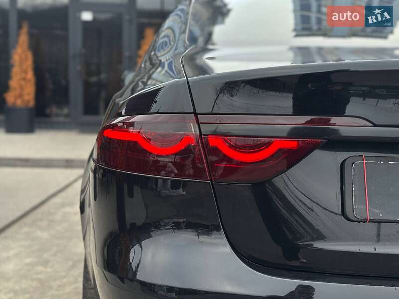 Седан Jaguar XF 2016 в Киеве фото 10 Седан Jaguar XF 2016 в Киеве