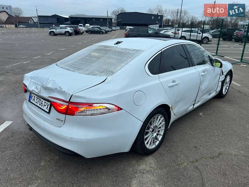 Седан Jaguar XF 2015 в Киеве