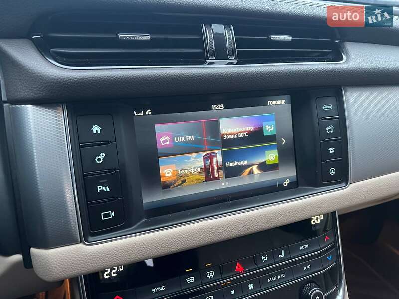 Седан Jaguar XF 2015 в Киеве
