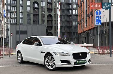 Седан Jaguar XF 2016 в Киеве