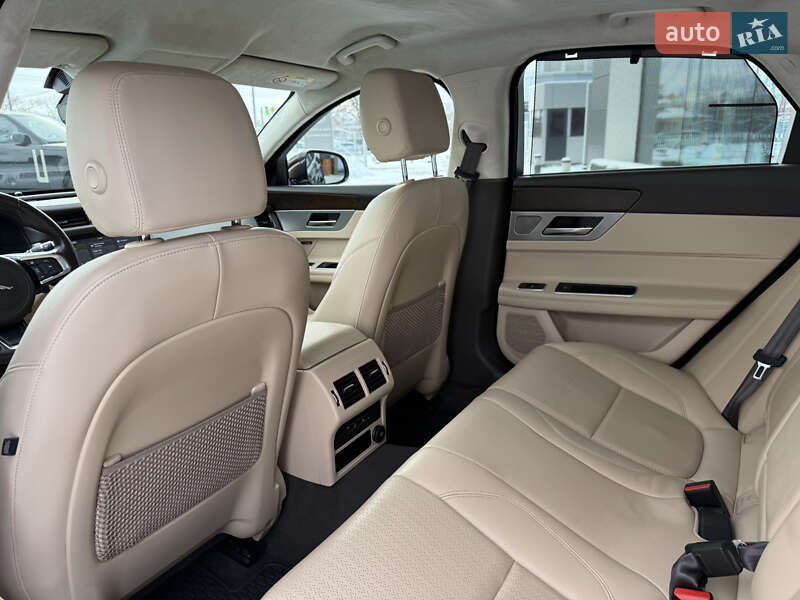 Седан Jaguar XF 2019 в Харкові