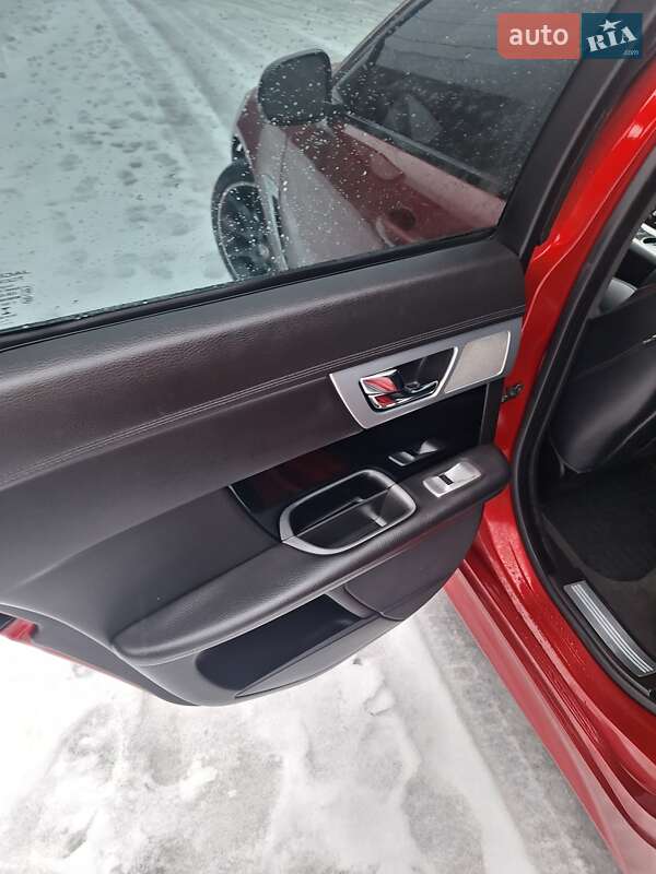 Седан Jaguar XF 2015 в Борисполе