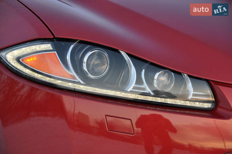 Седан Jaguar XF 2015 в Киеве