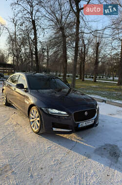 Седан Jaguar XF 2016 в Кривому Розі