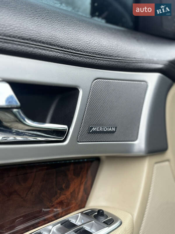Седан Jaguar XF 2013 в Киеве
