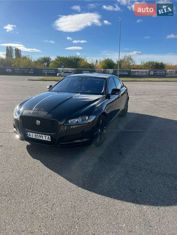 Седан Jaguar XF 2016 в Киеве